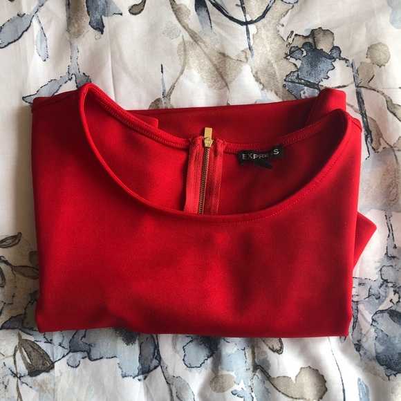 NWOT Express Red Crop Top - Picture 2 of 3